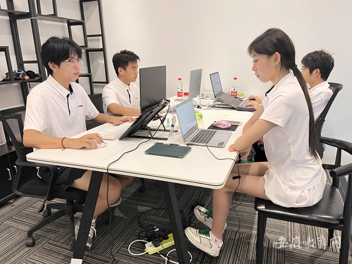 7月15日，池州市旅游学校在国赛中取得二等奖 (6).jpg